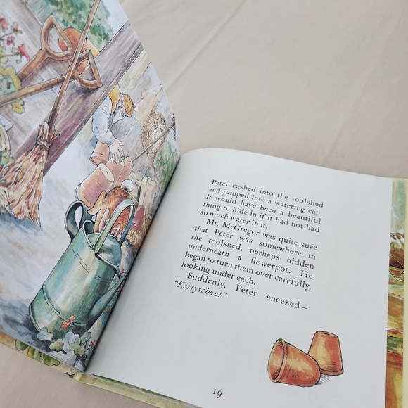 The Tale Of Peter Rabbit Beatrix Potter Hardcover Reading Railroad Books - Picture 5 of 7